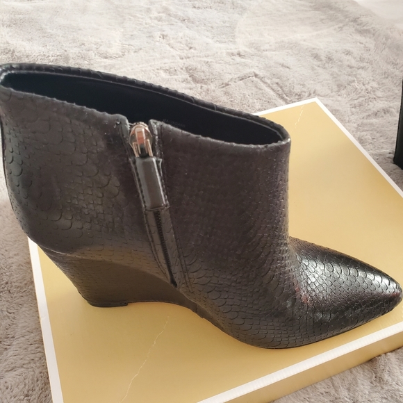 Bcbg leather booties - Picture 2 of 4